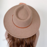 Darling Wool Hat with Two Belts-Oatmeal