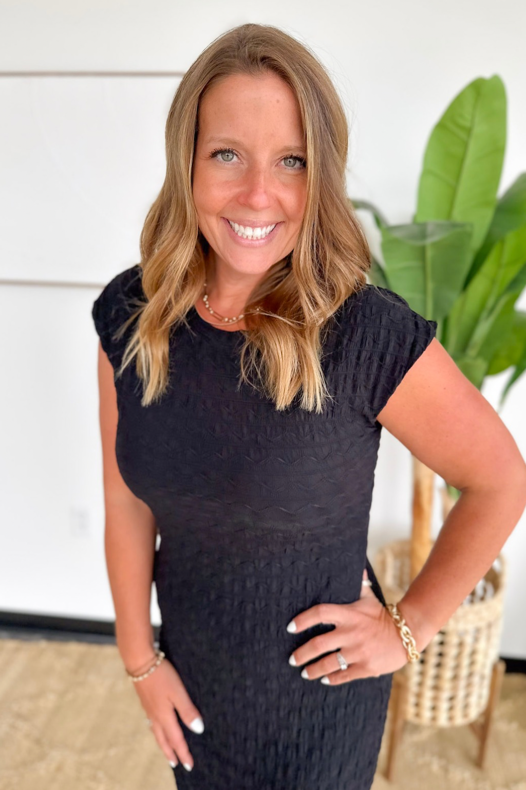 Black Textured Short Sleeve Midi Dress