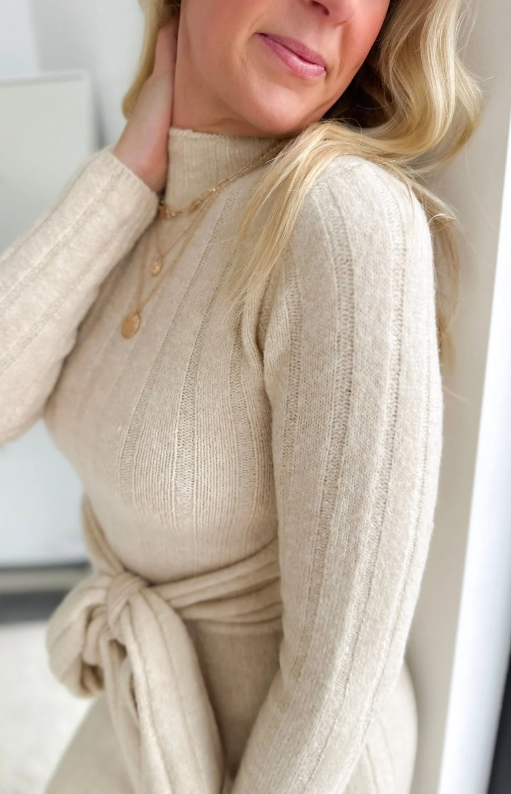 Mock Neck Ribbed Cream Sweater Maxi Dress Small Mock Neck Ribbed Cream Sweater Maxi Dress Small