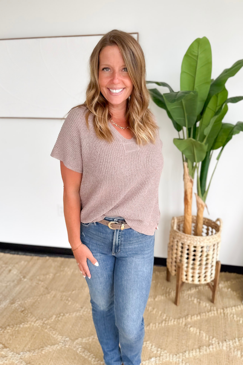 Relaxed Fit V-Neck Short Sleeve Knit Top-Mocha