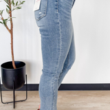 Andrea Slim Straight Vervet Jeans