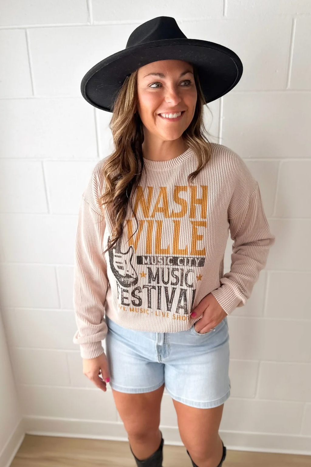 Ribbed Nashville Graphic Pullover