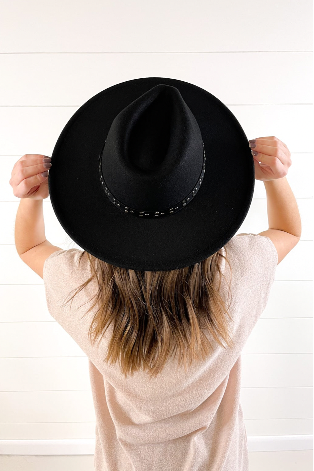 Weekend Desire Black Hat